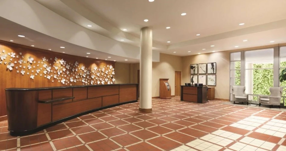 Encabezado Principal. Descubre Comodidad y Conveniencia en los Mejores Hoteles Cerca de Truist Park